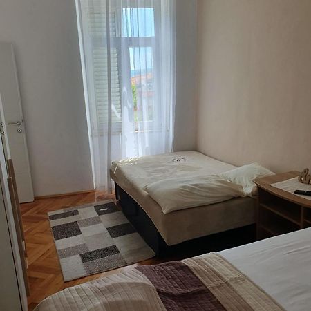 Apartment Sandra 2+2 *** Crikvenica Exterior photo